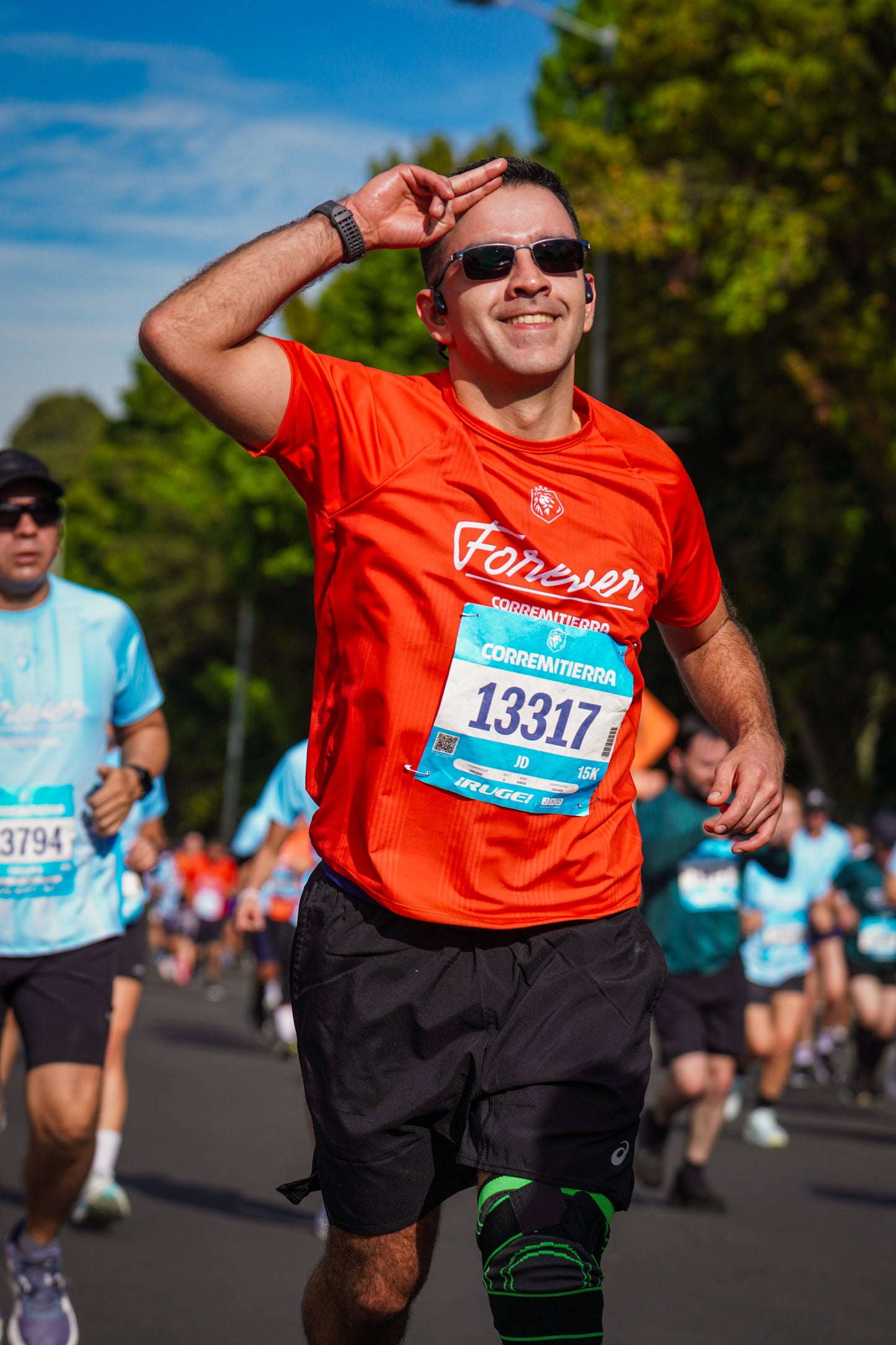Camiseta Forever CorreMiTierra Unisex Roja