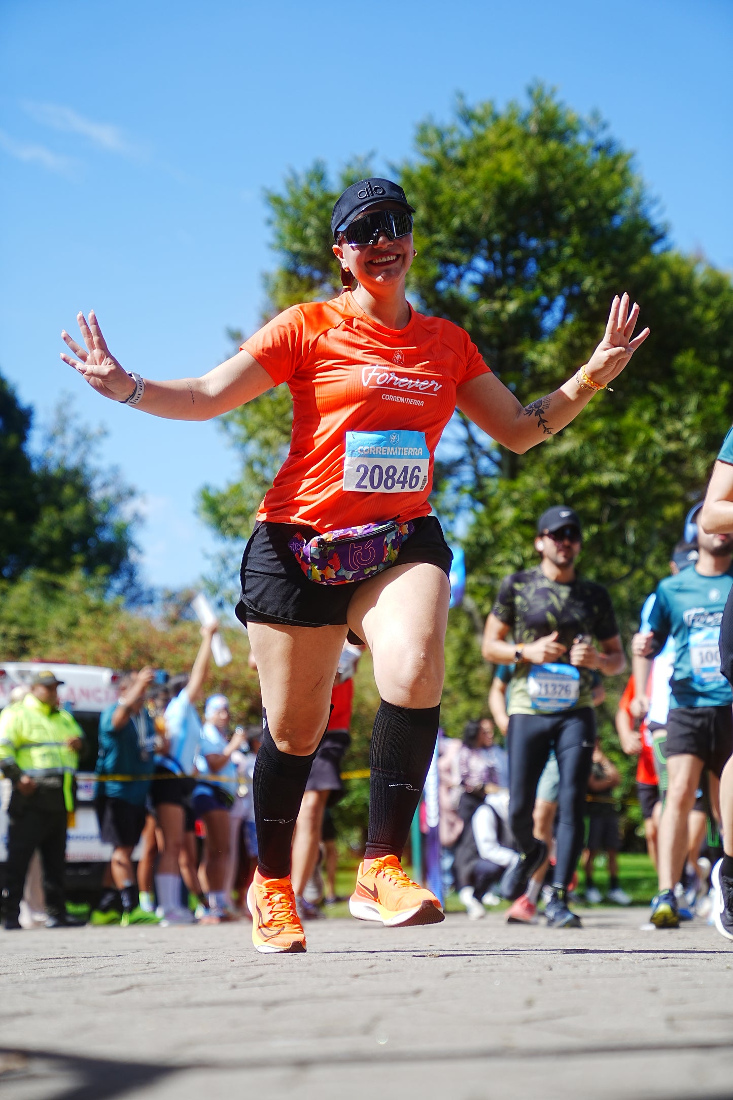 Camiseta Forever CorreMiTierra Woman Naranja