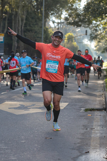 Camiseta Forever CorreMiTierra Unisex Naranja
