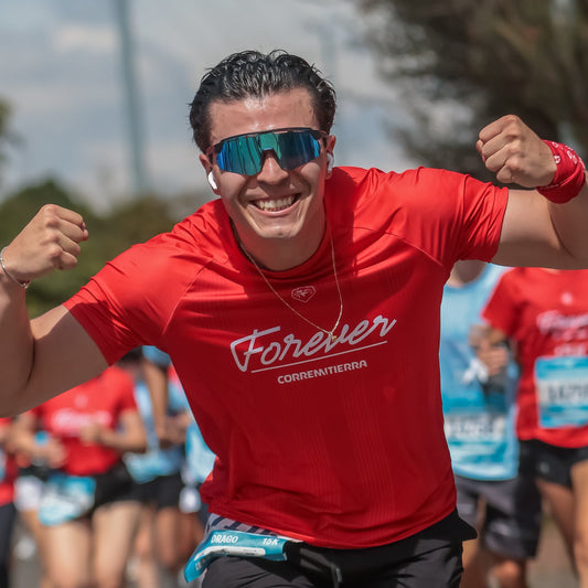 Camiseta Forever CorreMiTierra Unisex Roja